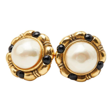 Vintage Clip-On Earrings Pearl