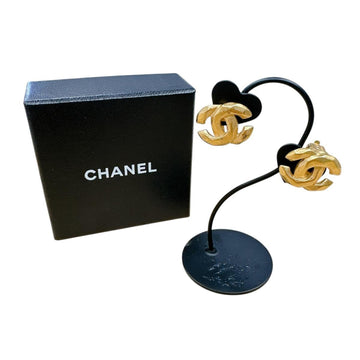 Chanel Cc Logo Clip-On Earrings Gold-