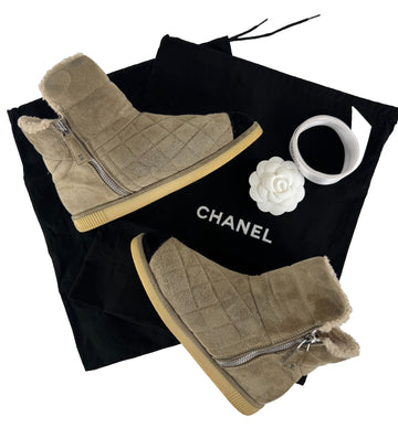Chanel Beige Suede Shearling Boots 5 Us
