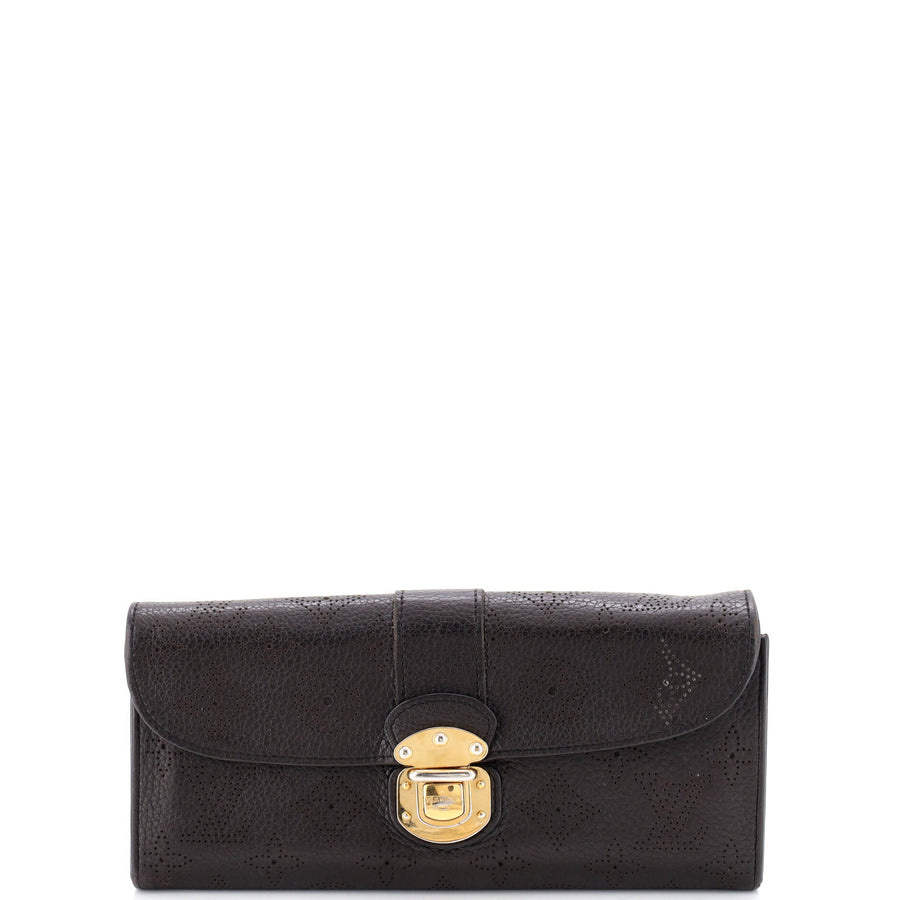 Louis Vuitton Amelia Clutch Mahina