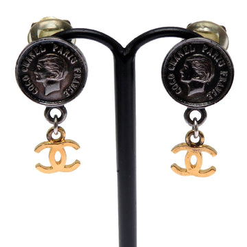 Chanel Cc Logo Clip-On Earrings Metal