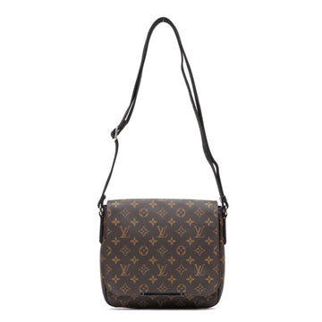 Louis Vuitton District Messenger Bag