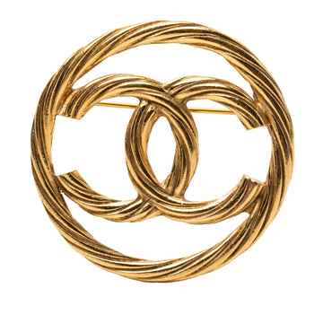 Chanel Cc Gold Plated Round Brooch Pre-