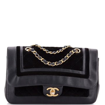 Chanel Paris-Cosmopolite Textured Cc