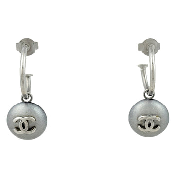 Chanel Cc Logo Earrings Metal Silver-