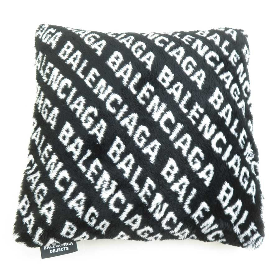 Balenciaga Cushion Black/White Fur