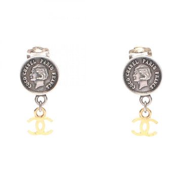 Chanel Cc Logo Medallion Clip-On