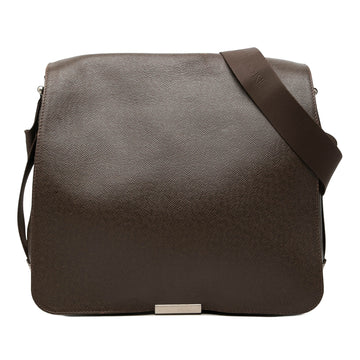 Louis Vuitton Taiga Viktor Pre-Loved