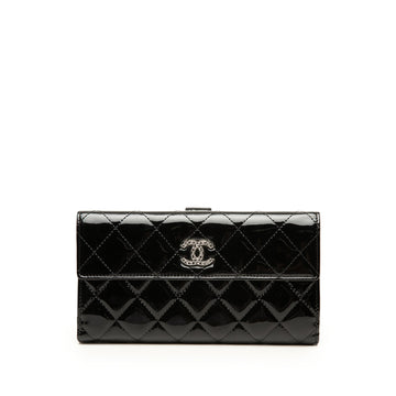 Chanel Cc Quilted Patent Brilliant