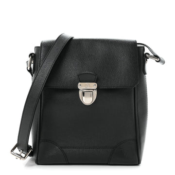 Louis Vuitton Taiga Luka Messneger Bag