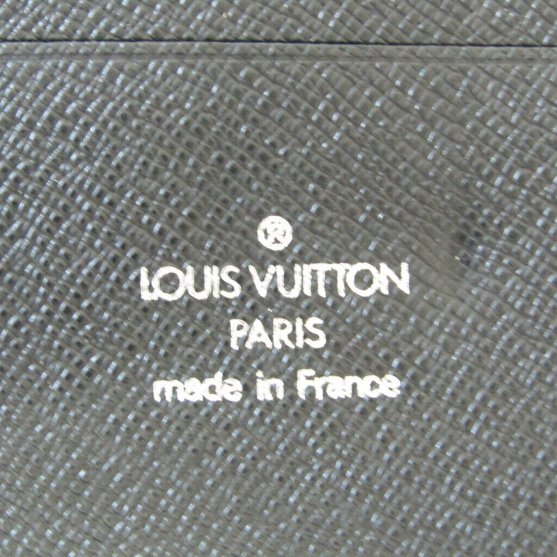 Louis Vuitton Taiga Travel Case