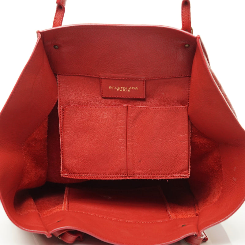 Pre-loved authentic Balenciaga Tote Bag Red Leather sale at jebwa.