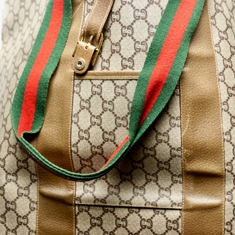 Pre-loved authentic Gucci Logos Sherry Shoulder Tote sale at jebwa.