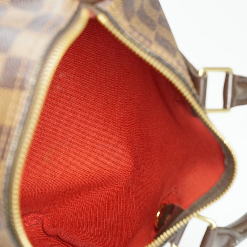 Pre-loved authentic Louis Vuitton Speedy 25 Damier sale at jebwa.
