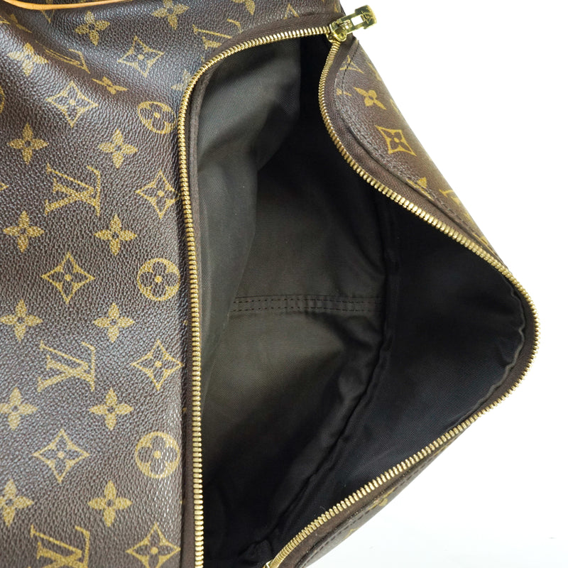 Pre-loved authentic Louis Vuitton Evasion Travel Bag sale at jebwa.