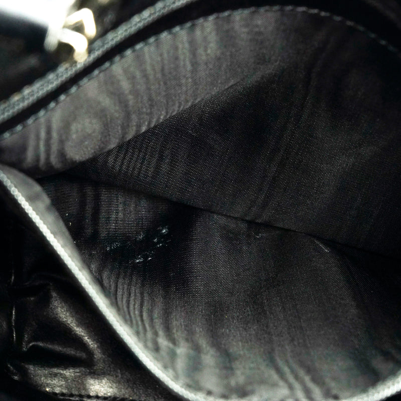 Pre-loved authentic Gucci Shoulder Bag Black Nylon sale at jebwa.