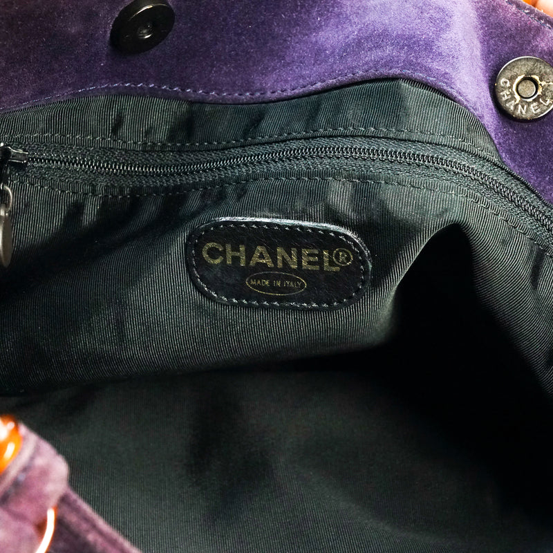 Pre-loved authentic Chanel Tote Bag Purple Suede sale at jebwa.