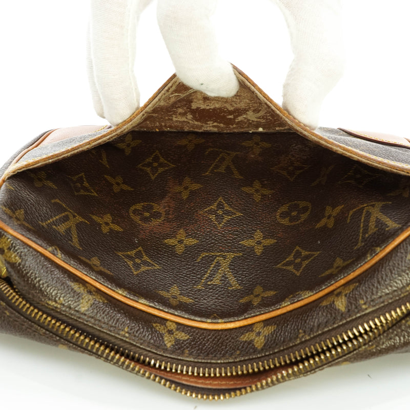 Trocadero 24, Used & Preloved Louis Vuitton Crossbody Bag