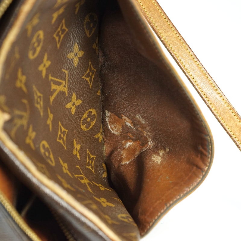 Pre-loved authentic Louis Vuitton Trocadero 23 sale at jebwa.