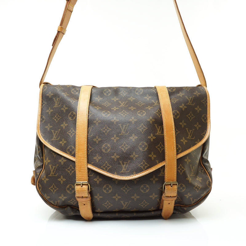Pre-loved authentic Louis Vuitton Saumur 43 Crossbody sale at jebwa.
