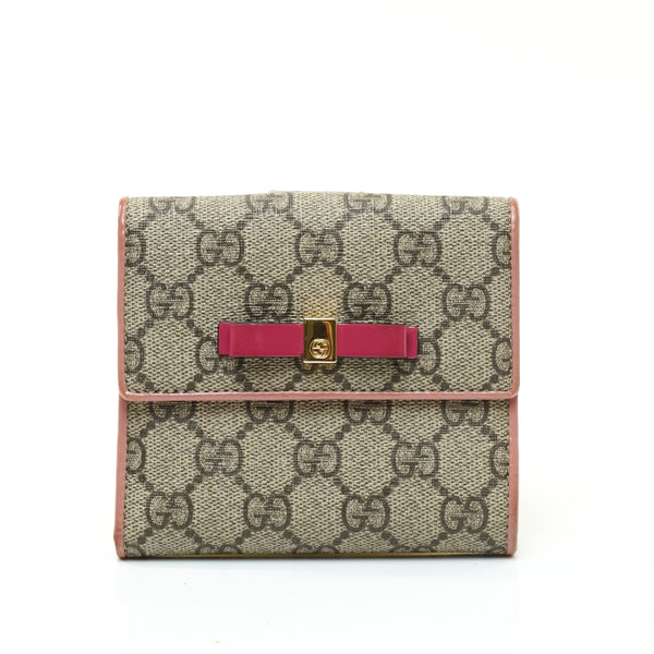 Pre-loved authentic Gucci Wallet Gray Bifold sale at jebwa.