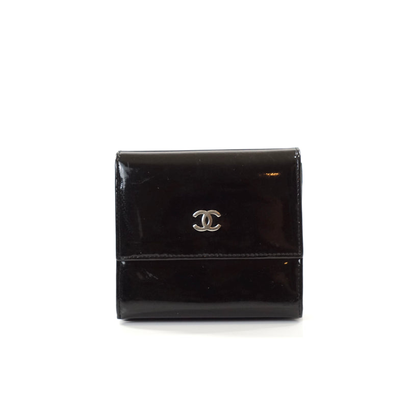 Pre-loved authentic Chanel Wallet Black Enamel sale at jebwa.