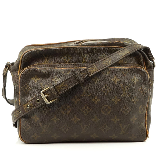 Pre-loved authentic Louis Vuitton Nile Crossbody Bag sale at jebwa