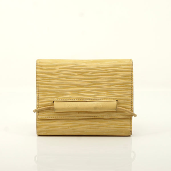 Pre-loved authentic Louis Vuitton Epi Portefeiulle sale at jebwa.