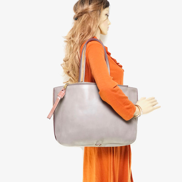 Pre-loved authentic Chloe Sam Tote Bag Gray sale at jebwa.