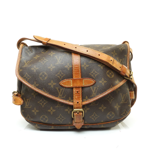Pre-loved authentic Louis Vuitton Saumur 30 Messenger sale at jebwa.