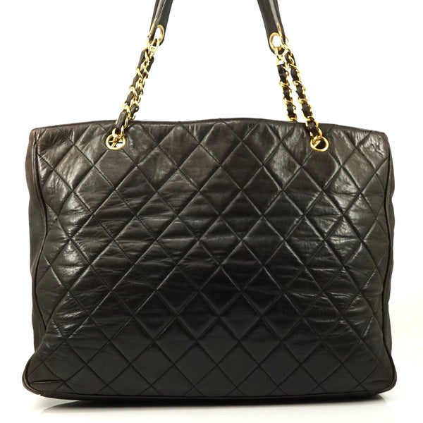 Pre-loved authentic Chanel Matelasse Chain Strap sale at jebwa