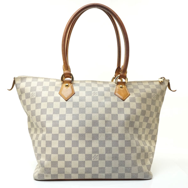 Pre-loved authentic Louis Vuitton Saleya Mm Shoulder sale at jebwa.