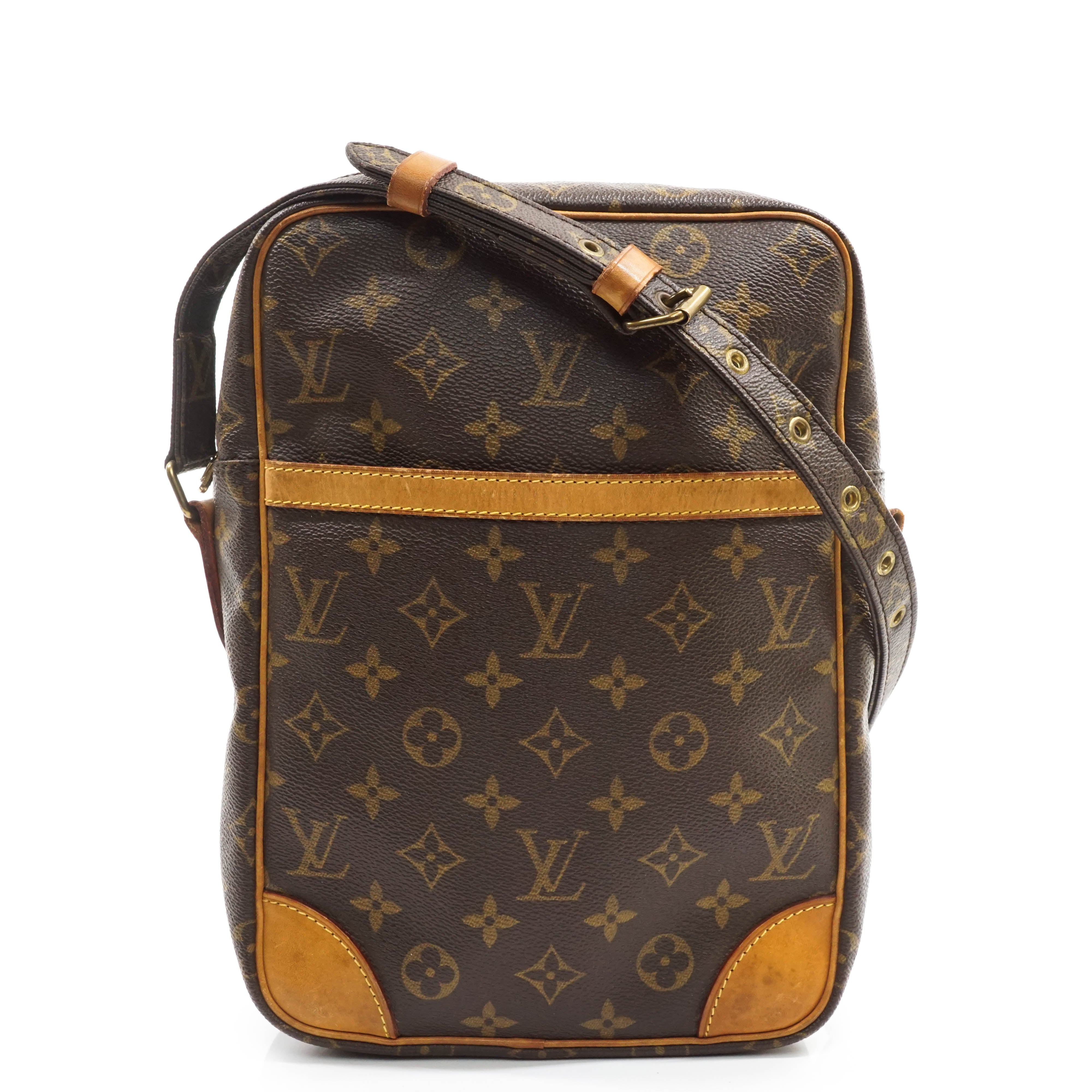 Louis Vuitton XL Monogram Danube GM Crossbody Bag Leather Metal ref.328587  - Joli Closet