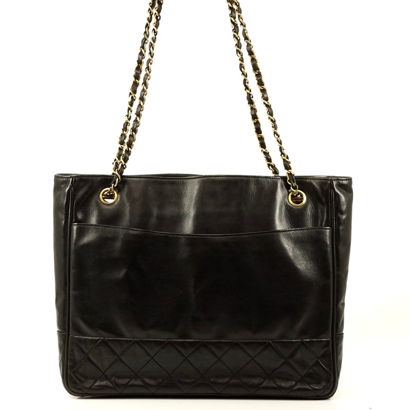 Pre-loved authentic Chanel Quilted Chain Tote Bag Black sale at jebwa