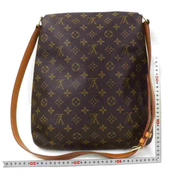 Pre-loved authentic Louis Vuitton Musette Crossbody Bag sale at jebwa
