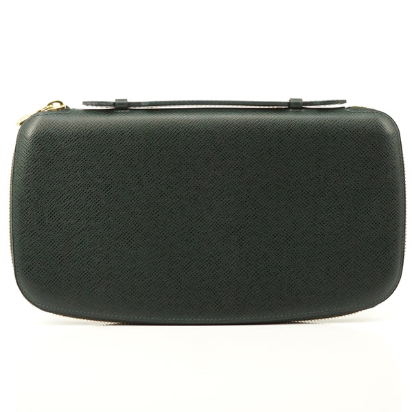 Pre-loved authentic Louis Vuitton Taiga Atoll Zippy sale at jebwa