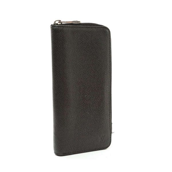 Louis Vuitton Taiga Long Wallet