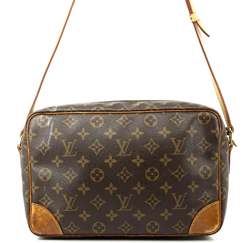 Pre-loved authentic Louis Vuitton Trocadero 30 sale at jebwa