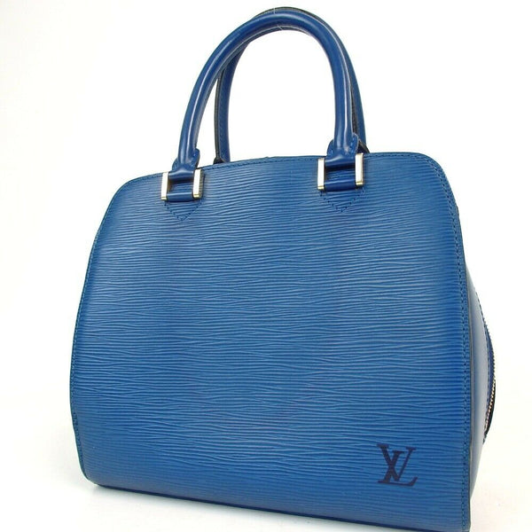 Pre-loved authentic Louis Vuitton Epi Neuf Handbag Epi sale at jebwa