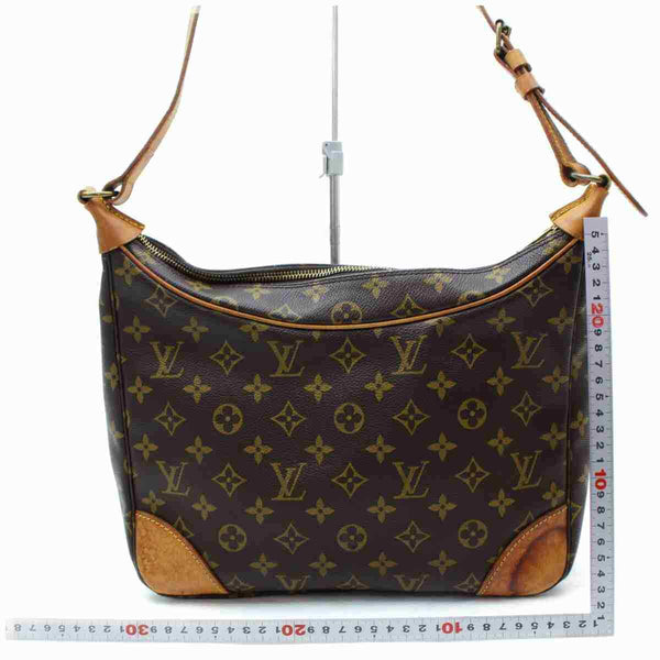 Pre-loved authentic Louis Vuitton Boulogne 30 Crossbody sale at jebwa