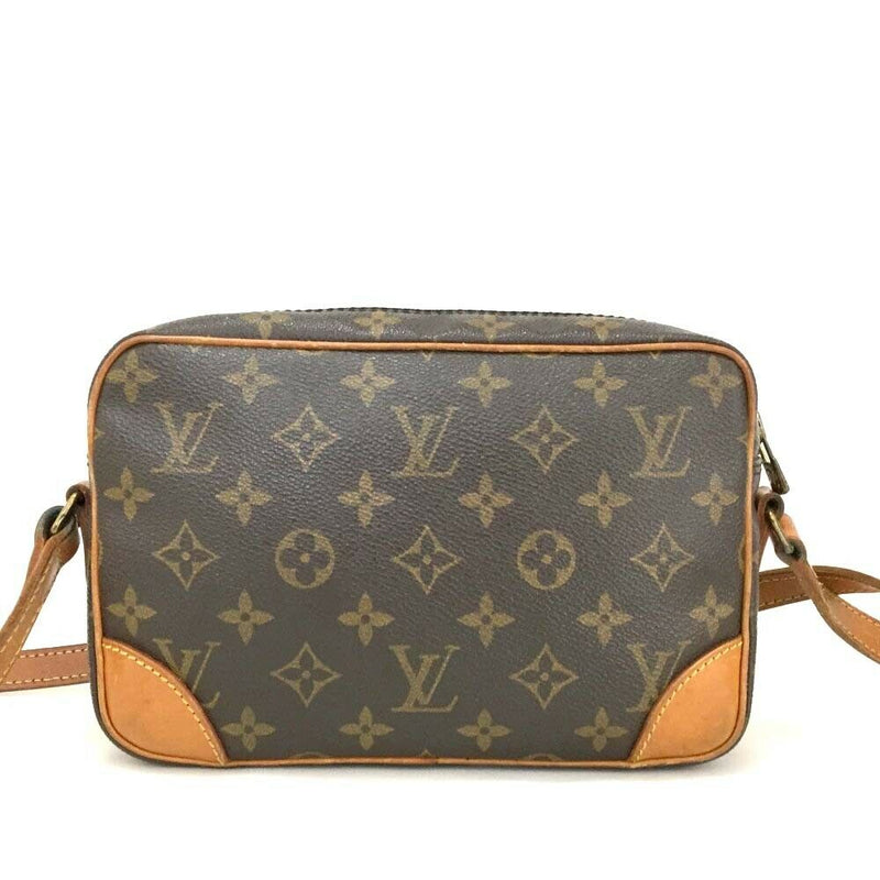 Pre-loved authentic Louis Vuitton Trocadero 24 sale at jebwa