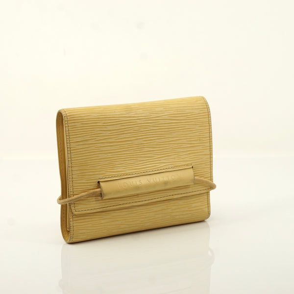 Pre-loved authentic Louis Vuitton Epi Portefeiulle sale at jebwa.