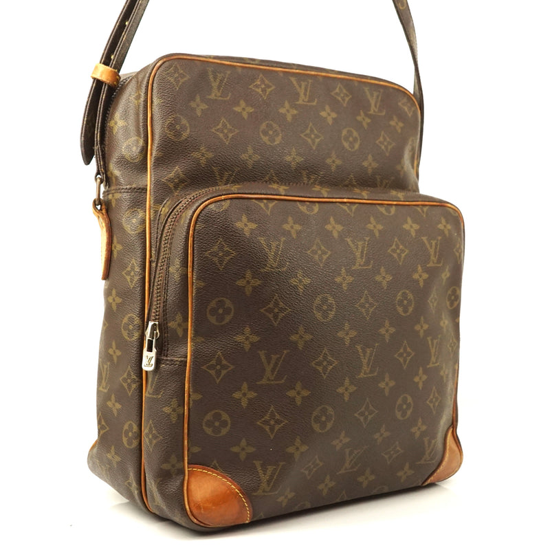 Pre-loved authentic Louis Vuitton Amazon Gm Crossbody sale at jebwa.
