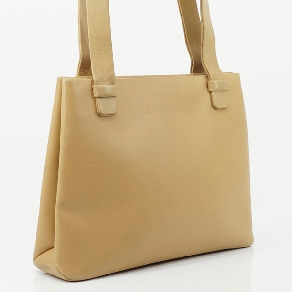 Pre-loved authentic Chanel Leather Beige Tote Bag sale at jebwa