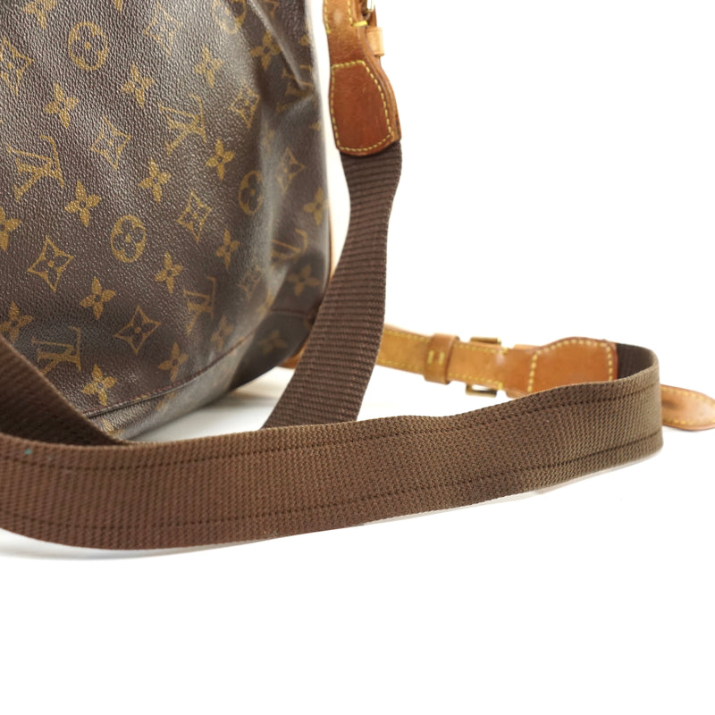 Pre-loved authentic Louis Vuitton Montsouris Gm sale at jebwa