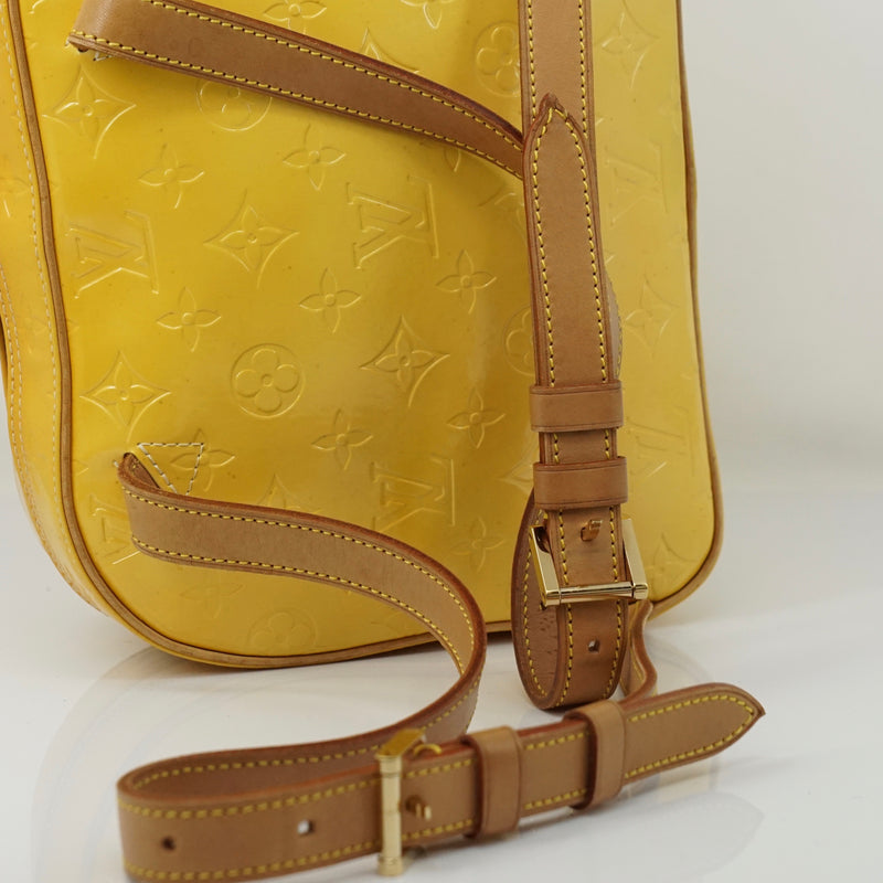 Pre-loved authentic Louis Vuitton Murray Yellow Vernis sale at jebwa