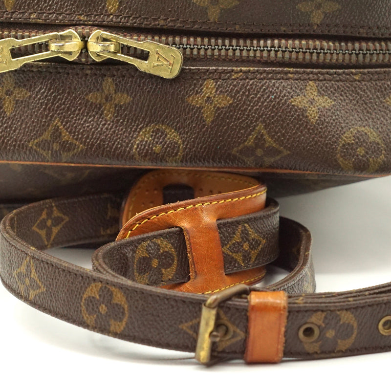 Pre-loved authentic Louis Vuitton Amazon Gm Crossbody sale at jebwa.