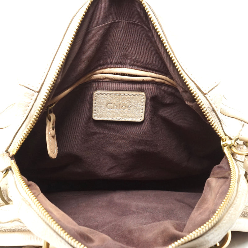 Pre-loved authentic Chloe Paraty Leather Cream Shoulder sale at jebwa