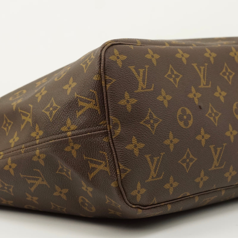 Pre-loved authentic Louis Vuitton Neverfull Mm Tote Bag sale at jebwa