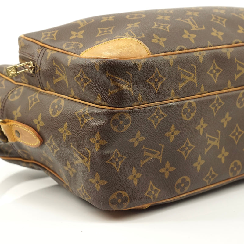 Pre-loved authentic Louis Vuitton Nile Gm Crossbody Bag sale at jebwa.